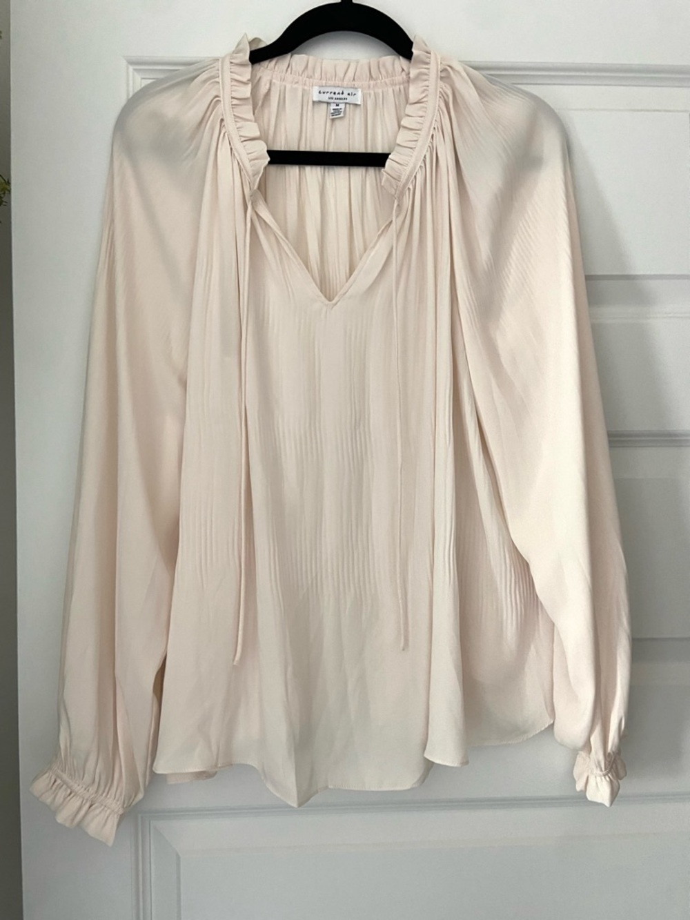 Current Air Los Angeles Cream Pleated Ruffle Neck Tie Front Blouse Size M